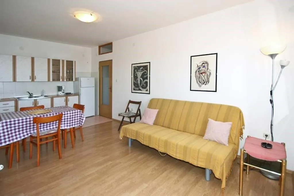 Apartments Ondamarina 梅杜林