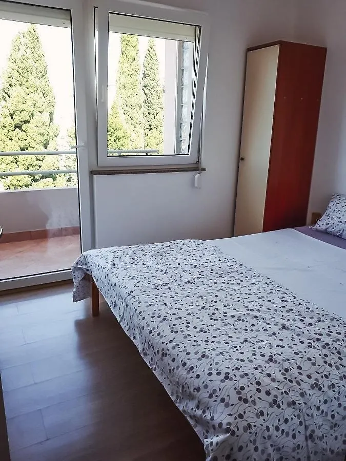 Apartments Ondamarina 梅杜林 0*,